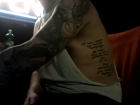 Snapshot of WyattL96 chatting on April 26, 10:29 pm WyattL96 online show from April 26, 10:29 pm
