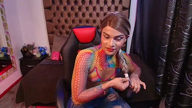 lailahdark online show from February 20, 6:26 am