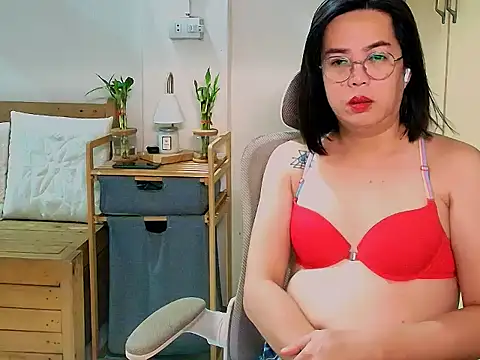 moriliciousxxx online show from April 8, 11:48 pm