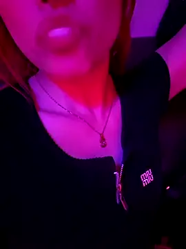 NahomiRichards  online show from February 8, 11:02 am