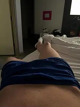 Snapshot of lukas_24 chatting on July 30, 4:33 am lukas 24 online show from July 30, 4:33 am