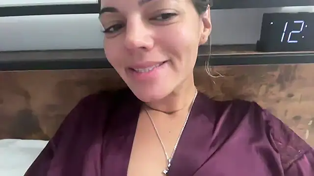 Snapshot of prettyykitty22 chatting on December 19, 5:14 am prettyykitty22 online show from December 19, 5:14 am