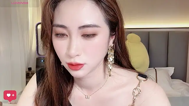 Snapshot of wuyueaini chatting on May 2, 6:51 am wuyueaini online show from May 2, 6:51 am