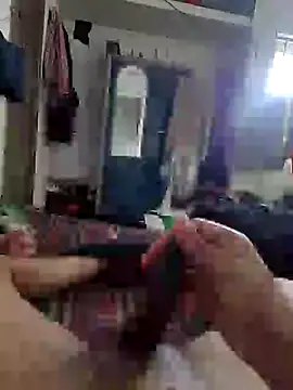 Snapshot of hotbull30 chatting on October 15, 10:15 am hotbull30 online show from October 15, 10:15 am