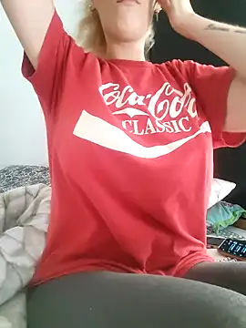 Snapshot of Mila_Luciphya chatting on September 15, 8:14 am Mila Luciphya online show from September 15, 8:14 am