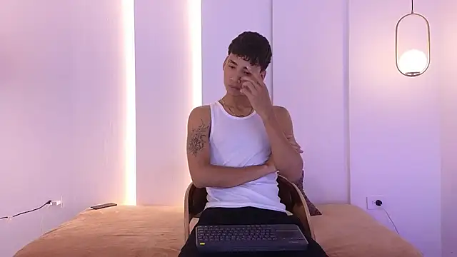 Snapshot of Dominic_ghost chatting on January 15, 11:41 pm Dominic ghost online show from January 15, 11:41 pm