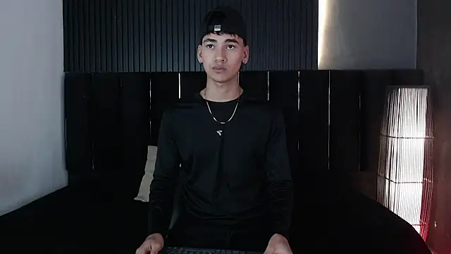 Snapshot of Dominic_ghost chatting on February 13, 11:12 pm Dominic ghost online show from February 13, 11:12 pm