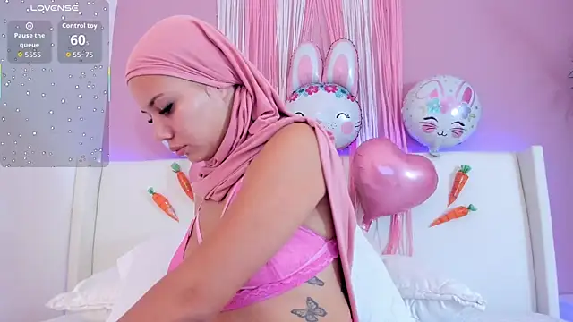  Saandy online show from April 1, 12:06 pm