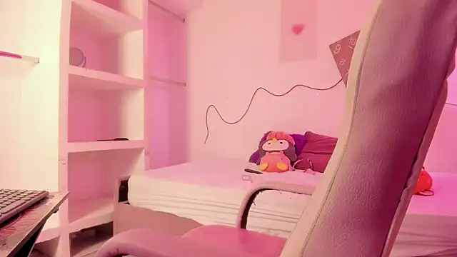 Snapshot of Valy_hot chatting on October 17, 4:31 pm Valy hot online show from October 17, 4:31 pm