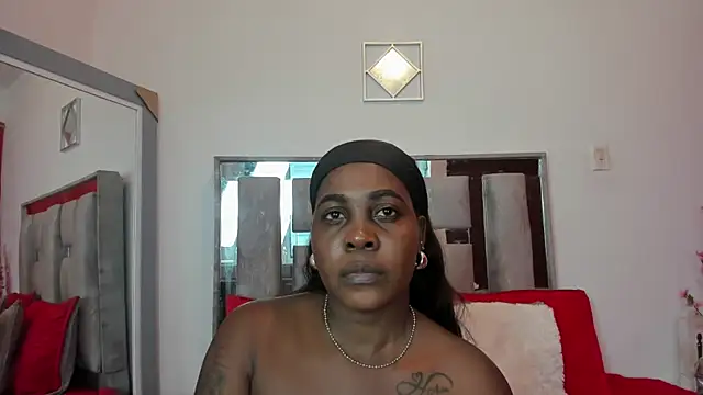 Emilly roaa online show from April 16, 7:03 pm