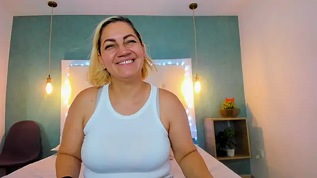 Heidy milf online show from November 28, 8:00 pm