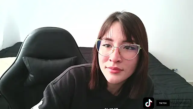 Yulienneg online show from October 6, 9:23 pm