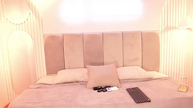 Snapshot of pinkloly chatting on October 2, 6:26 pm pinkloly online show from October 2, 6:26 pm