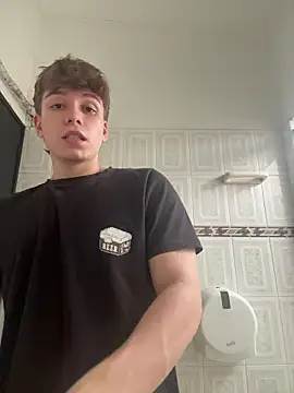 TaylerWhite online show from April 5, 7:22 pm