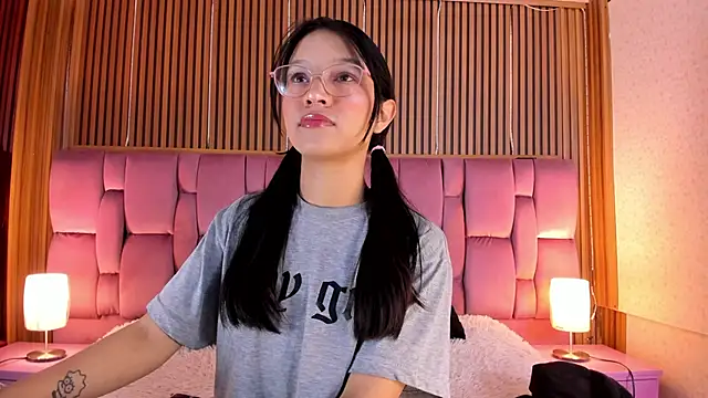 Sophie Calloway online show from September 9, 3:22 pm