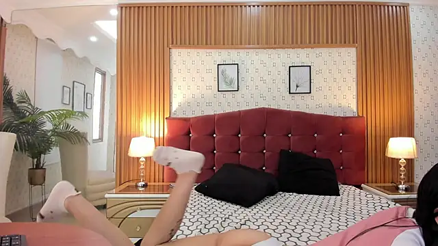 Sophie Calloway online show from September 10, 1:44 pm