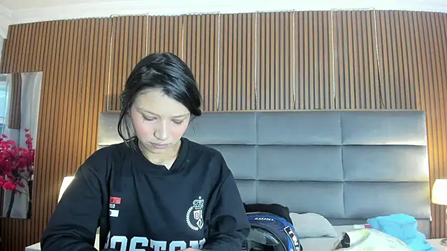 Sophie Calloway online show from September 22, 3:03 pm