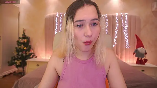 LilElfie online show from January 17, 2:38 am