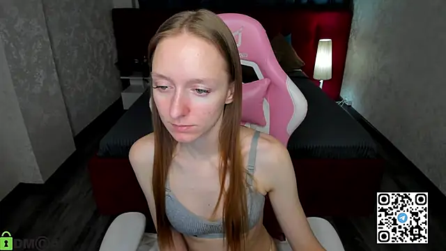 Snapshot of Mia_E1fie chatting on February 16, 12:07 am Mia E1fie online show from February 16, 12:07 am