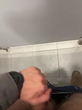 Snapshot of c2c3finm chatting on February 8, 10:24 pm c2c3finm online show from February 8, 10:24 pm