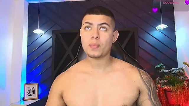 marco garciia  online show from March 2, 11:33 pm