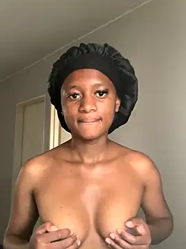 Snapshot of sweetcake87 chatting on October 15, 11:32 am sweetcake87 online show from October 15, 11:32 am