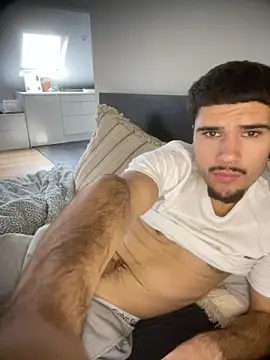 los freaky online show from November 10, 1:43 pm