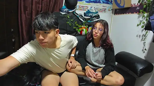 Snapshot of Donuts_DD chatting on September 24, 8:39 am Donuts DD online show from September 24, 8:39 am