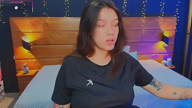 hanna kimura online show from January 12, 8:03 pm