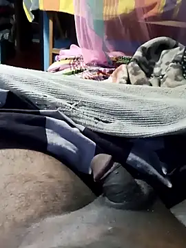 Snapshot of m11a2f3a4z5 chatting on February 15, 12:25 pm m11a2f3a4z5 online show from February 15, 12:25 pm