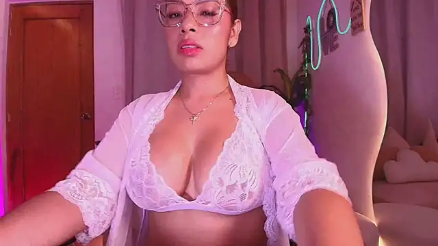 megansan  online show from May 7, 2:22 pm