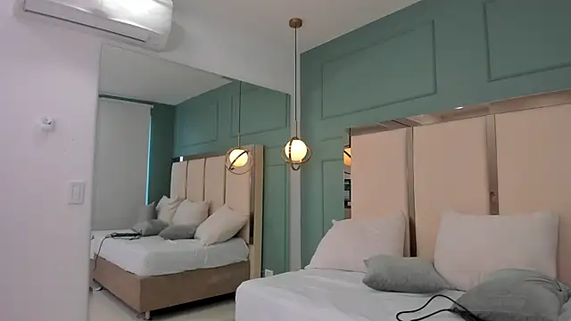 julieta rosee online show from January 18, 9:29 pm