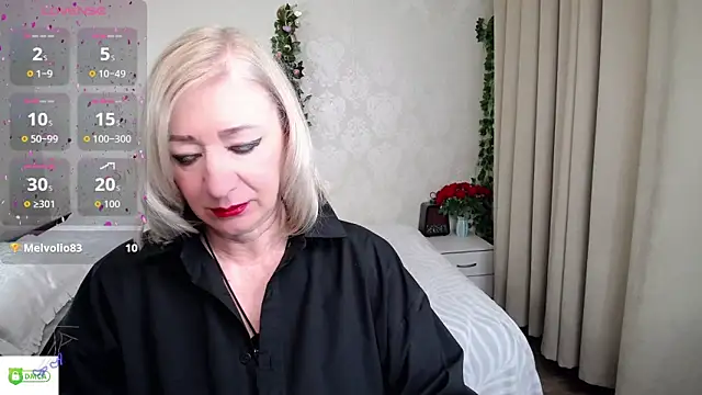 hunters woman online show from May 8, 7:08 pm