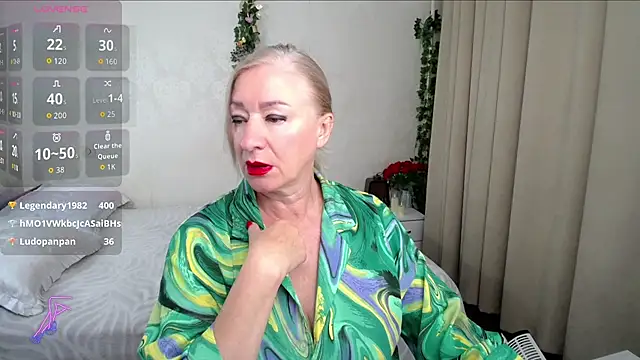 hunters woman online show from July 21, 1:08 am