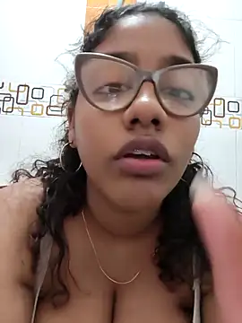 Snapshot of MeliBoobs chatting on October 9, 7:06 am MeliBoobs online show from October 9, 7:06 am