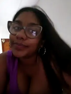 Snapshot of MeliBoobs chatting on November 9, 3:38 am MeliBoobs online show from November 9, 3:38 am