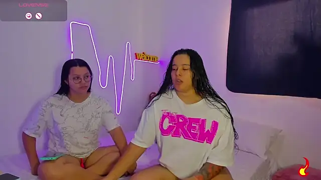 Dilan and Mia online show from June 2, 3:36 pm
