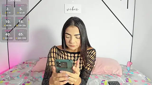 MiahCornell  online show from November 15, 7:54 pm