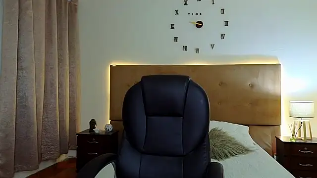 Steven Velez online show from October 11, 11:36 pm