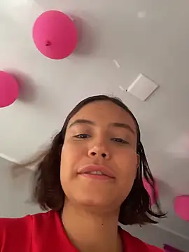 Snapshot of TamaraMera chatting on June 16, 8:22 pm TamaraMera online show from June 16, 8:22 pm