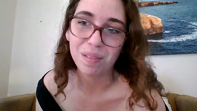 Snapshot of sweetsocalgirl chatting on March 19, 12:36 am sweetsocalgirl online show from March 19, 12:36 am