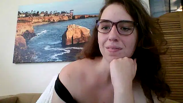 Snapshot of sweetsocalgirl chatting on March 31, 10:54 pm sweetsocalgirl online show from March 31, 10:54 pm