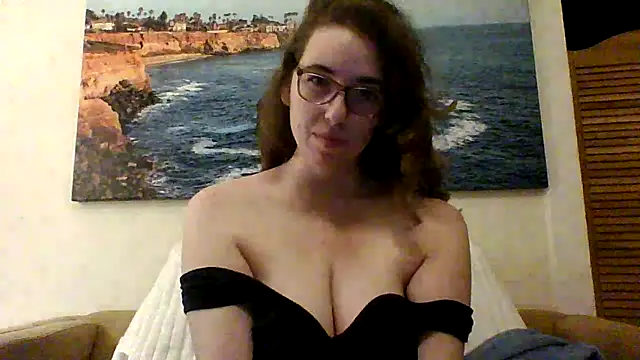 Snapshot of sweetsocalgirl chatting on April 2, 2:53 am sweetsocalgirl online show from April 2, 2:53 am