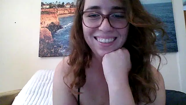 Snapshot of sweetsocalgirl chatting on April 22, 1:19 am sweetsocalgirl online show from April 22, 1:19 am