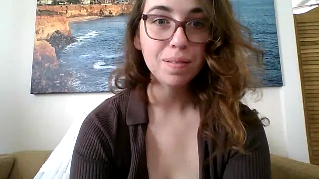 Snapshot of sweetsocalgirl chatting on May 4, 10:50 pm sweetsocalgirl online show from May 4, 10:50 pm