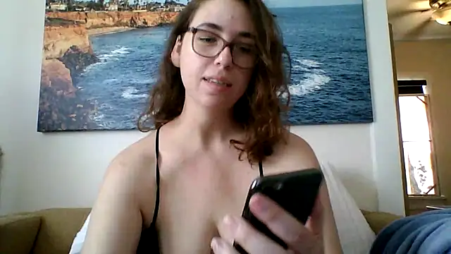 Snapshot of sweetsocalgirl chatting on May 16, 9:57 pm sweetsocalgirl online show from May 16, 9:57 pm