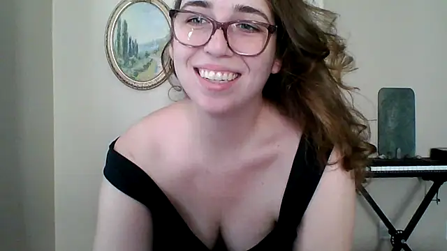 Snapshot of sweetsocalgirl chatting on July 2, 2:00 am sweetsocalgirl online show from July 2, 2:00 am