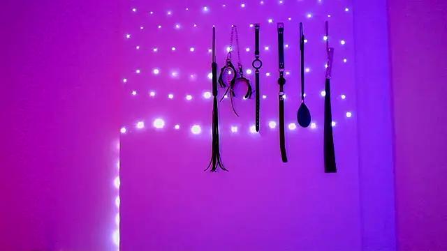 Snapshot of nina_kink chatting on March 6, 8:05 pm nina kink online show from March 6, 8:05 pm