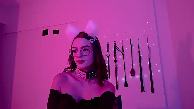 Snapshot of nina_kink chatting on May 12, 9:45 pm nina kink online show from May 12, 9:45 pm