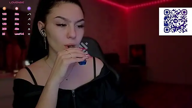 Snapshot of kara_liffe chatting on March 27, 11:26 pm kara liffe online show from March 27, 11:26 pm